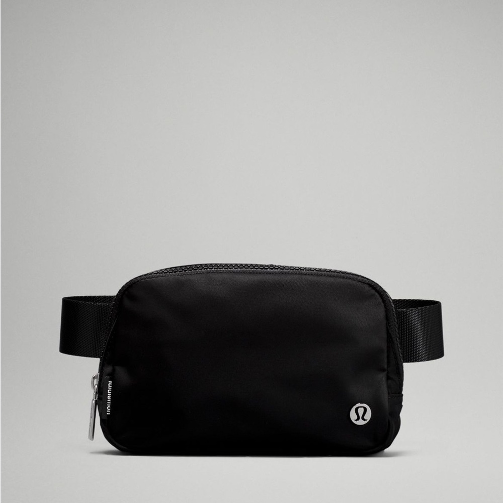 Lululemon’s everywhere belt bag